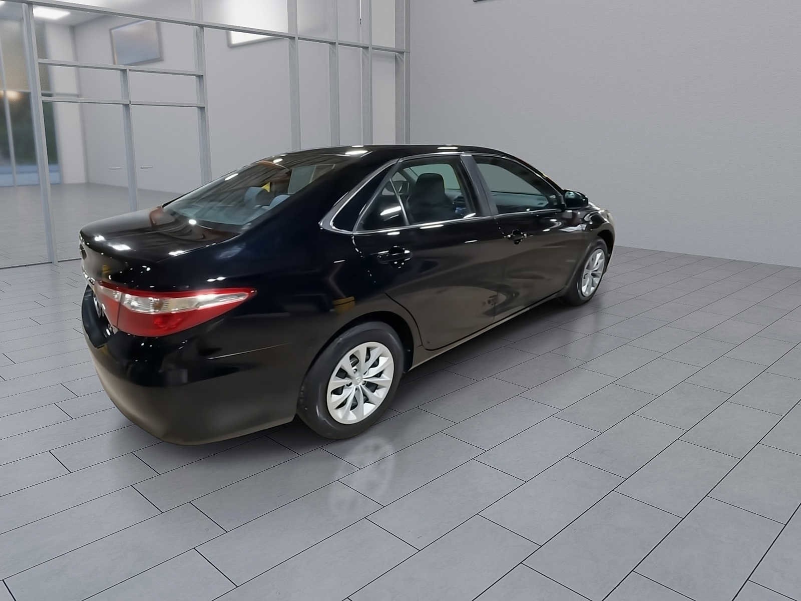 Thumbnail: 2015 Toyota Camry - 8