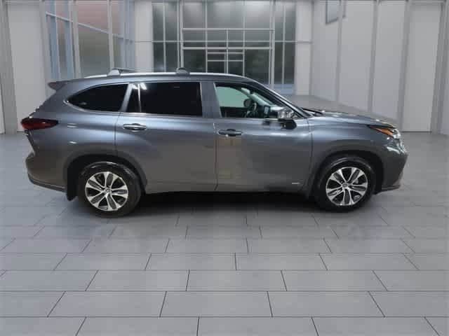 Thumbnail: 2024 Toyota Highlander - 9