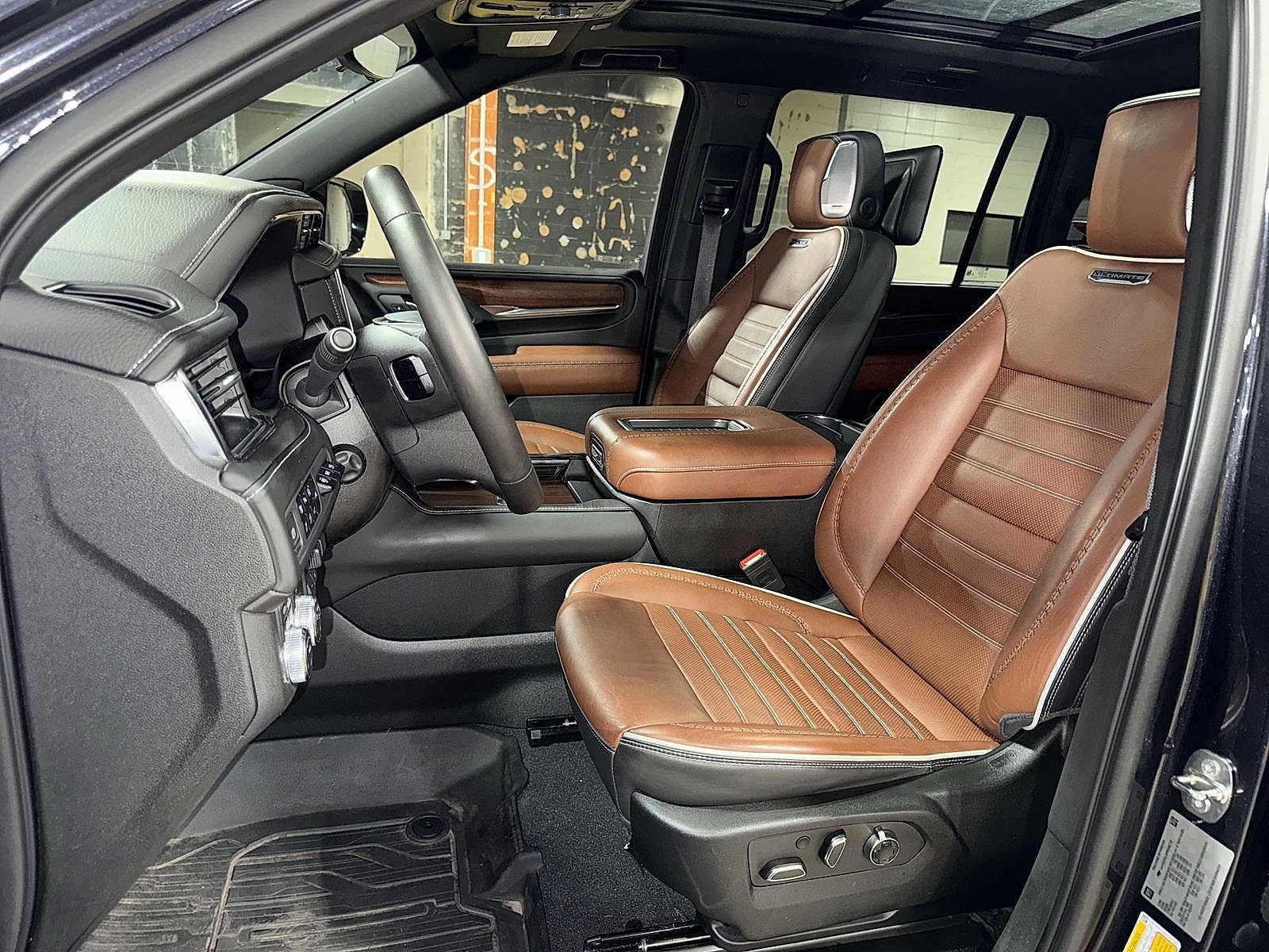 Thumbnail: 2023 GMC Yukon XL - 14