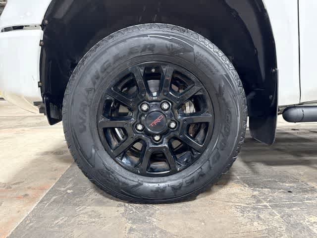 Thumbnail: 2016 Toyota Tundra - 10