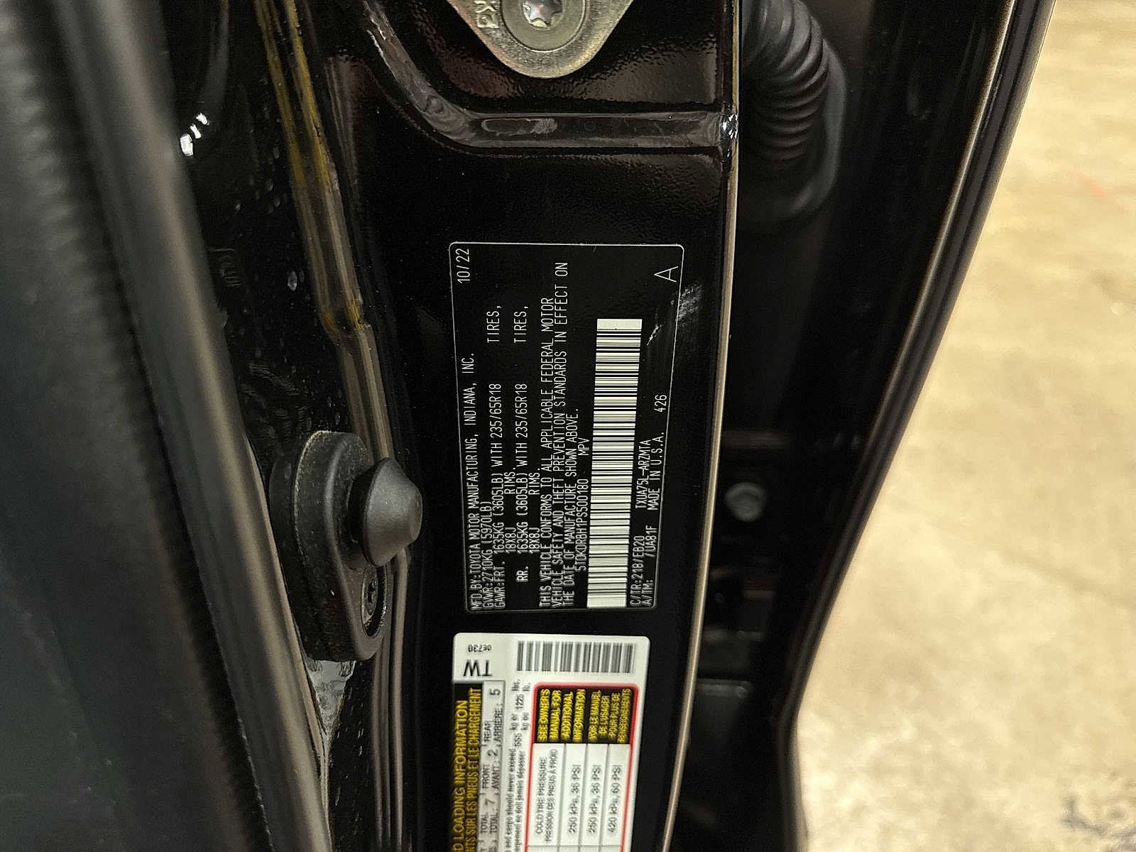 Thumbnail: 2023 Toyota Highlander - 14