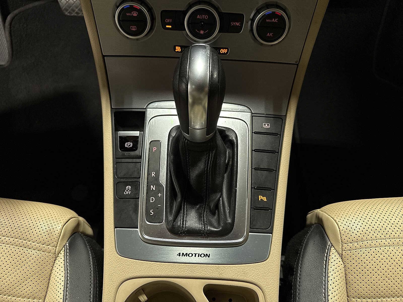 Thumbnail: 2013 Volkswagen CC - 32