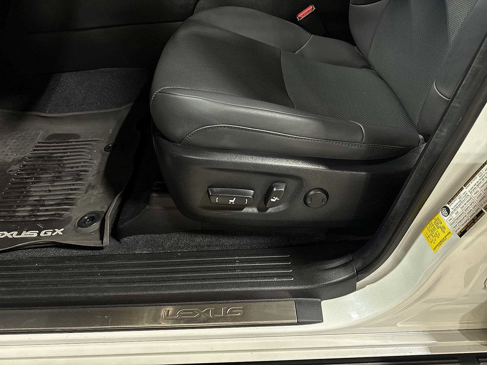 Thumbnail: 2023 Lexus GX - 25