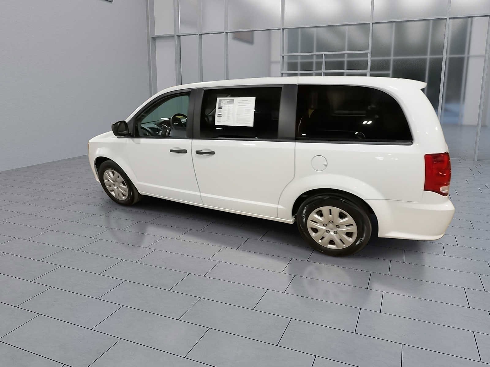 Thumbnail: 2019 Dodge Grand Caravan - 6