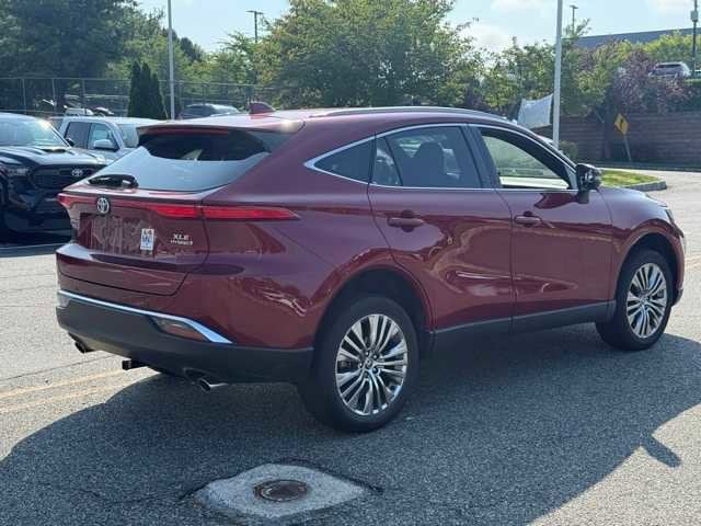 Thumbnail: 2022 Toyota Venza - 4