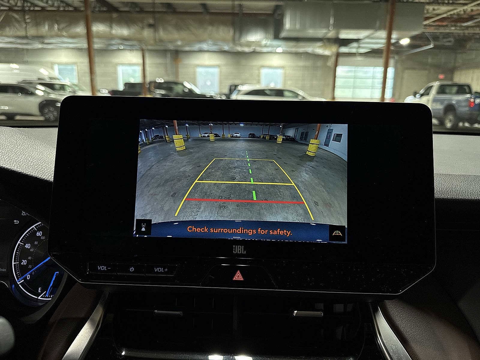 Thumbnail: 2023 Toyota Venza - 24