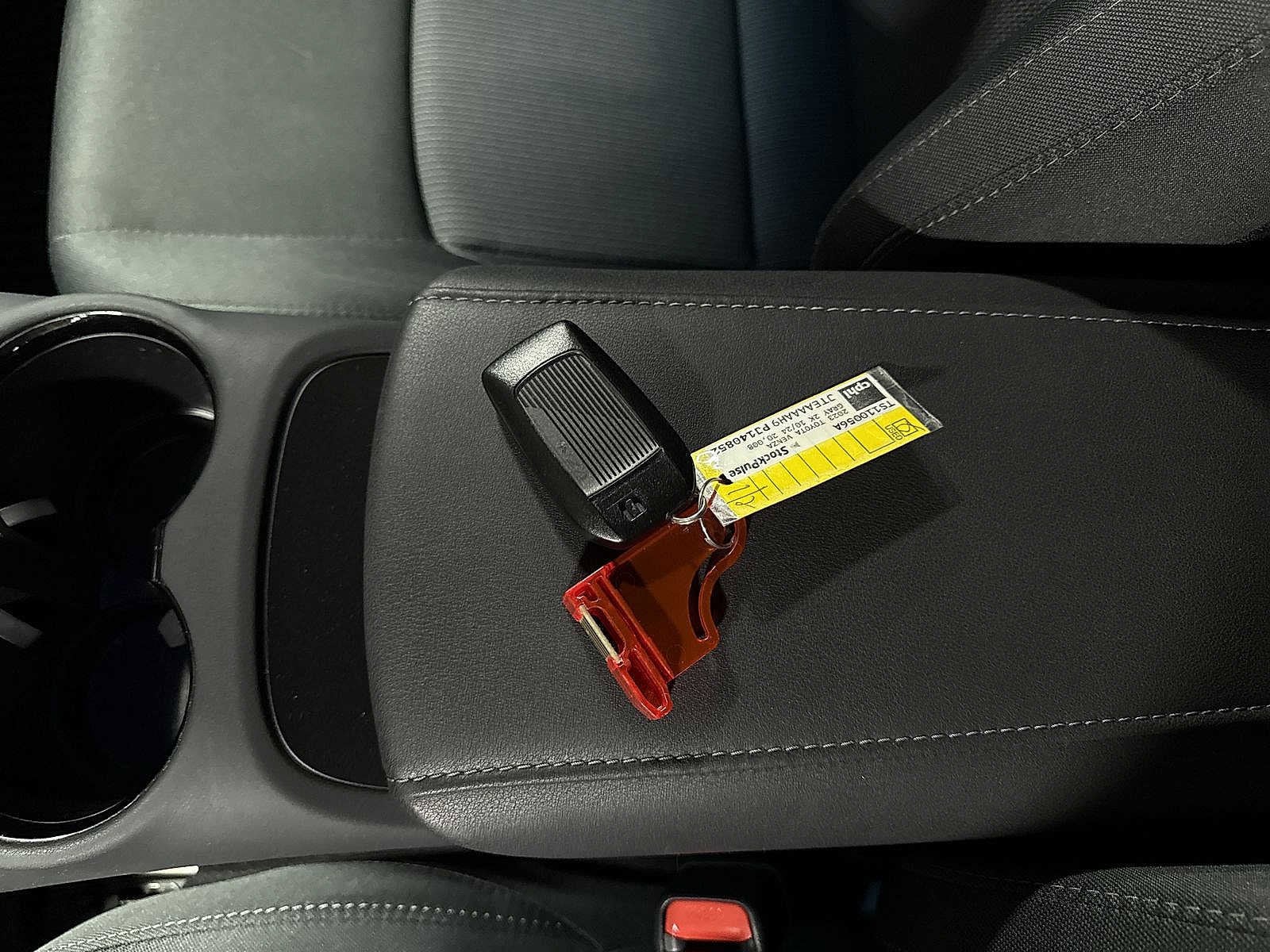 Thumbnail: 2023 Toyota Venza - 30