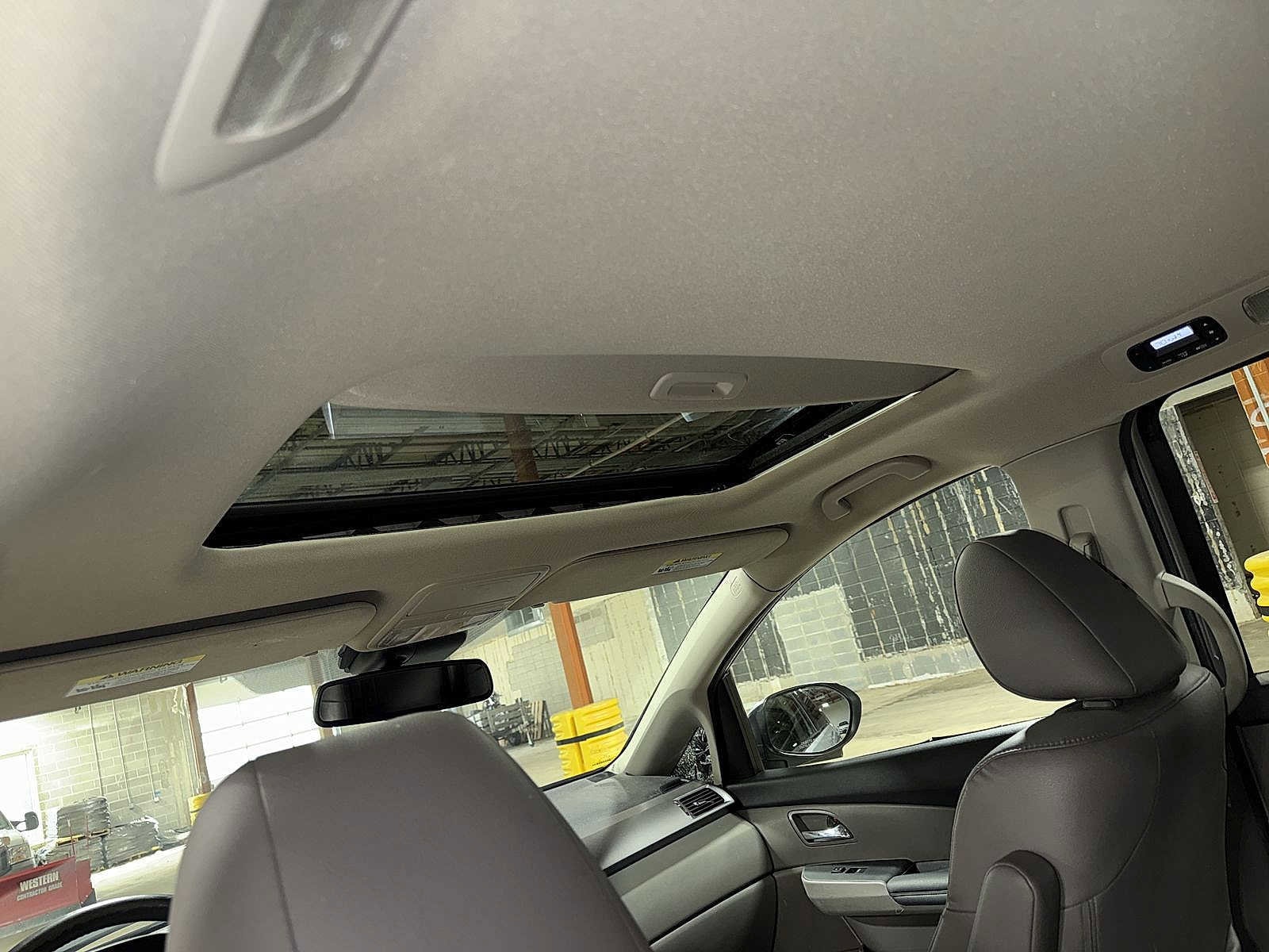 Thumbnail: 2015 Honda Odyssey - 24