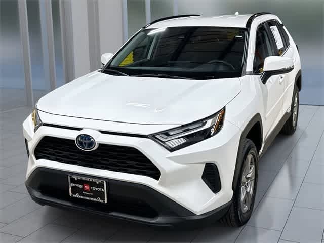 2022 Toyota RAV4 XLE's photo