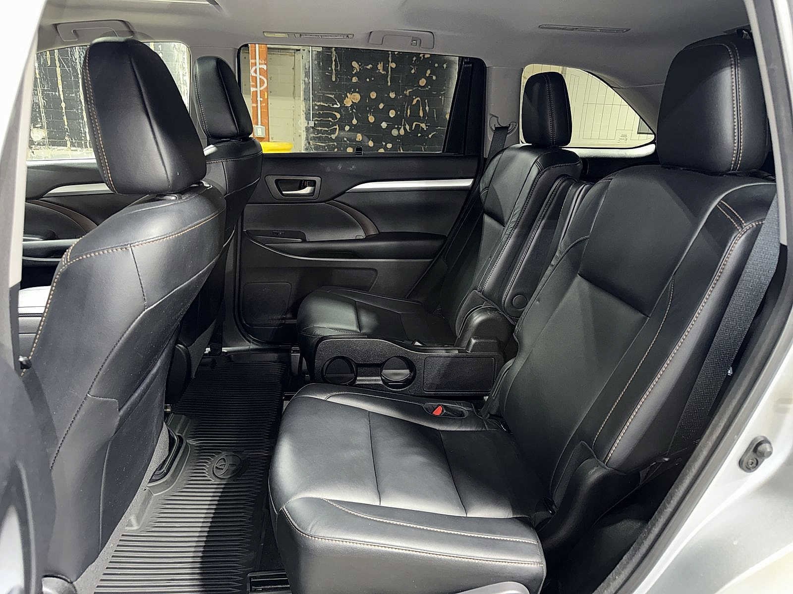 Thumbnail: 2018 Toyota Highlander - 17