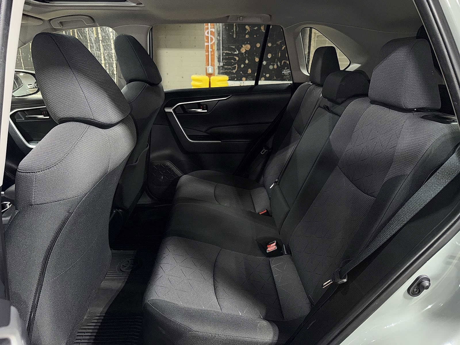 Thumbnail: 2021 Toyota RAV4 - 17