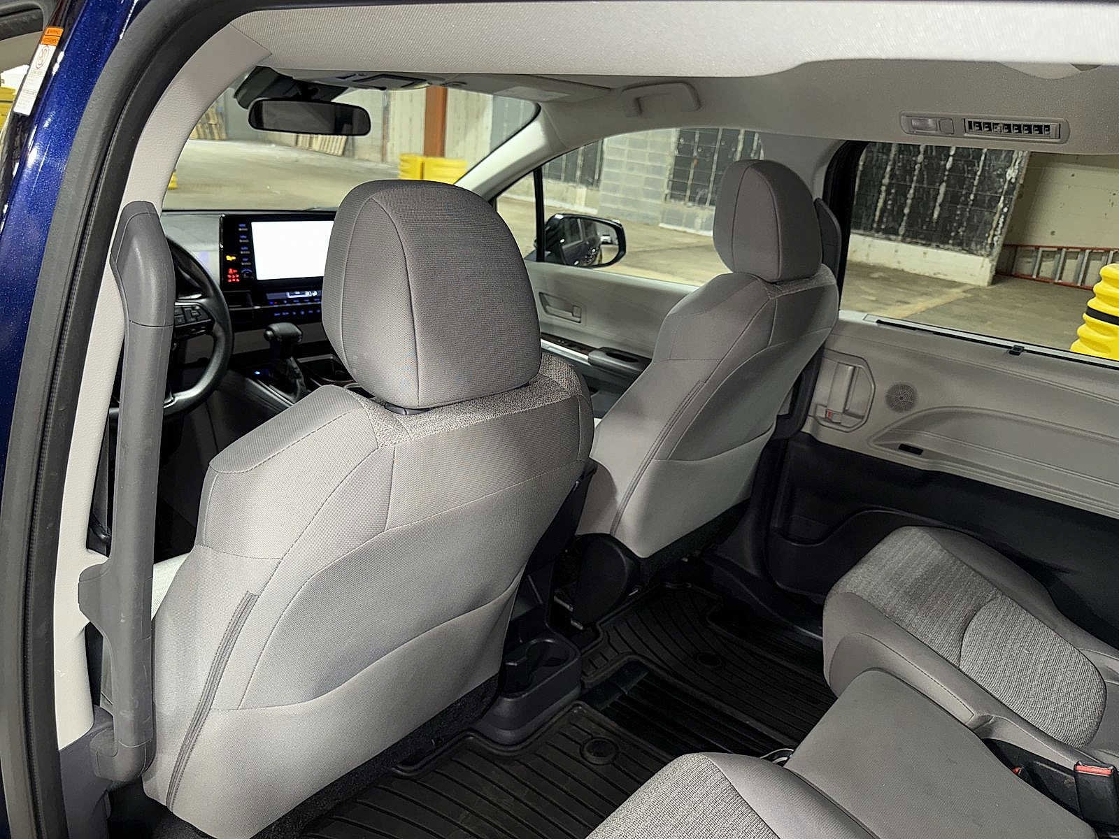 Thumbnail: 2023 Toyota Sienna - 28