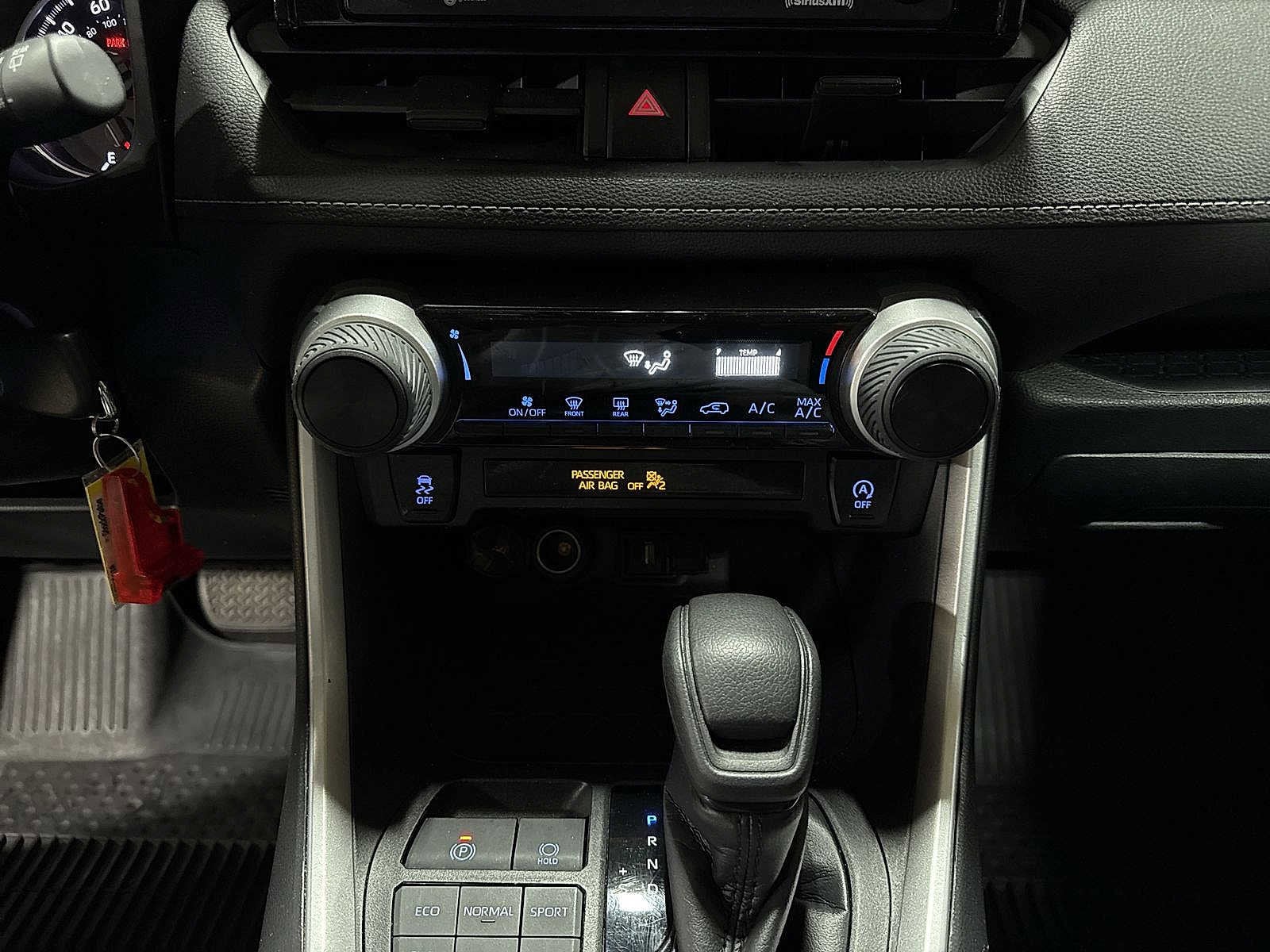 Thumbnail: 2020 Toyota RAV4 - 21