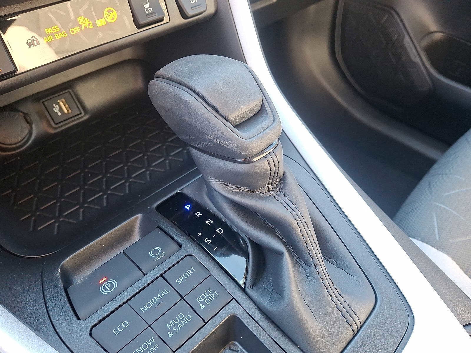 Thumbnail: 2025 Toyota RAV4 - 21