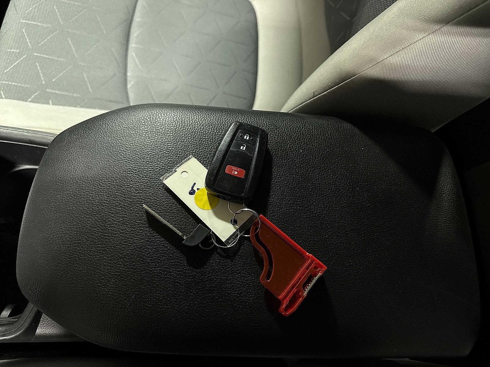 Thumbnail: 2023 Toyota RAV4 - 31