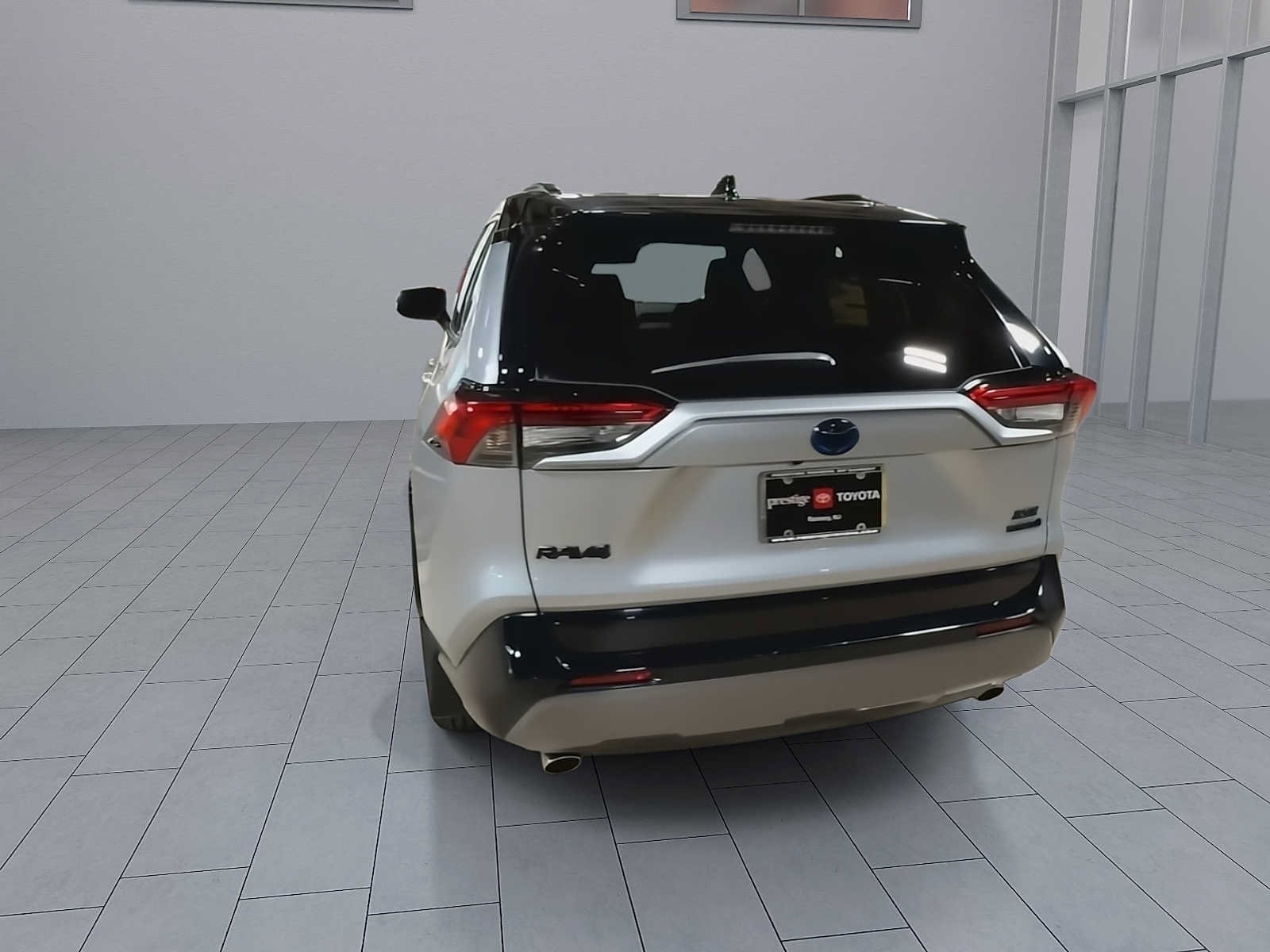 Thumbnail: 2021 Toyota RAV4 - 7