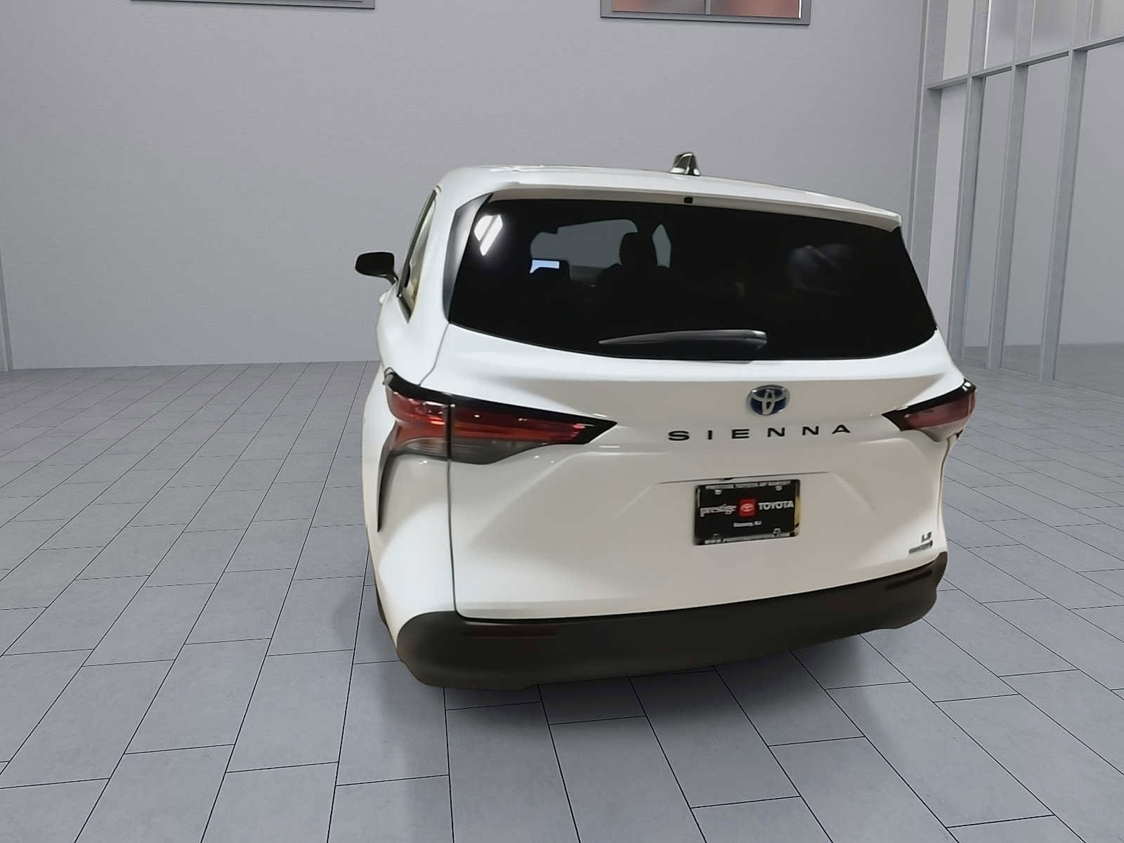 Thumbnail: 2021 Toyota Sienna - 7