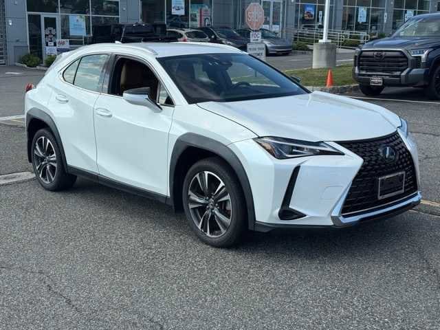 Thumbnail: 2020 Lexus UX - 3