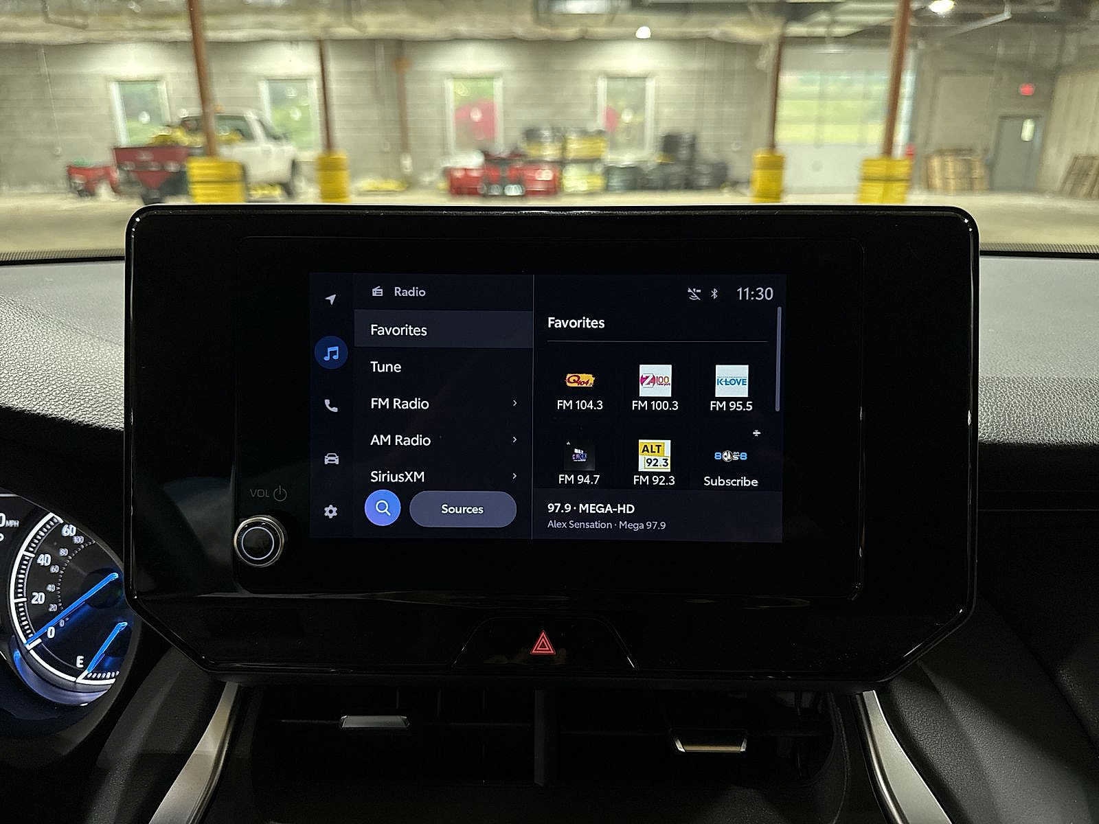 Thumbnail: 2023 Toyota Venza - 20