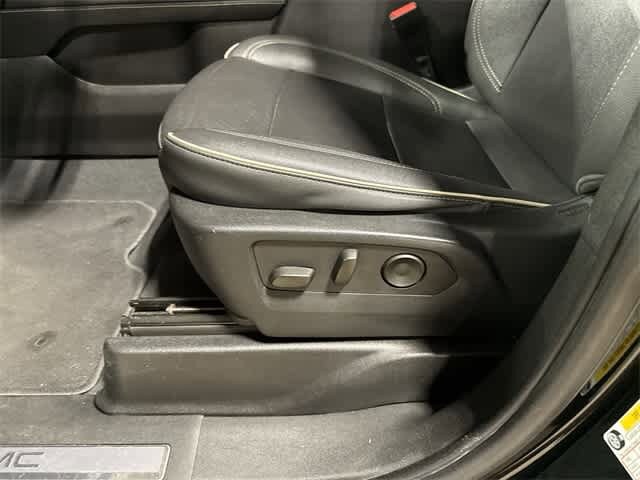 Thumbnail: 2023 GMC Yukon - 24