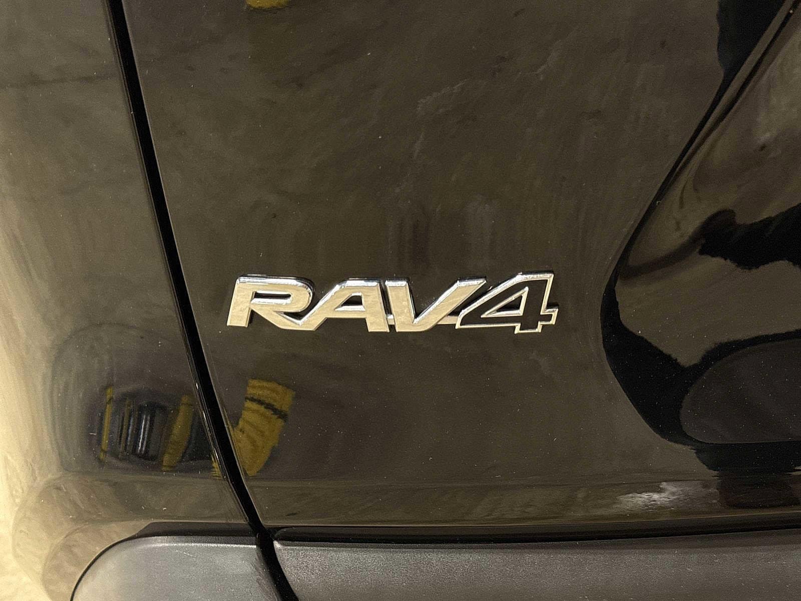 Thumbnail: 2022 Toyota RAV4 - 26