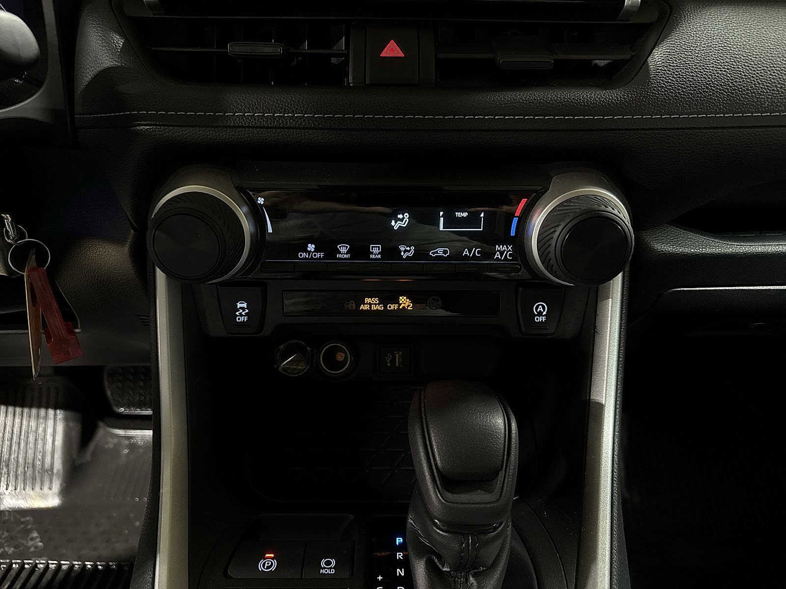 Thumbnail: 2023 Toyota RAV4 - 21