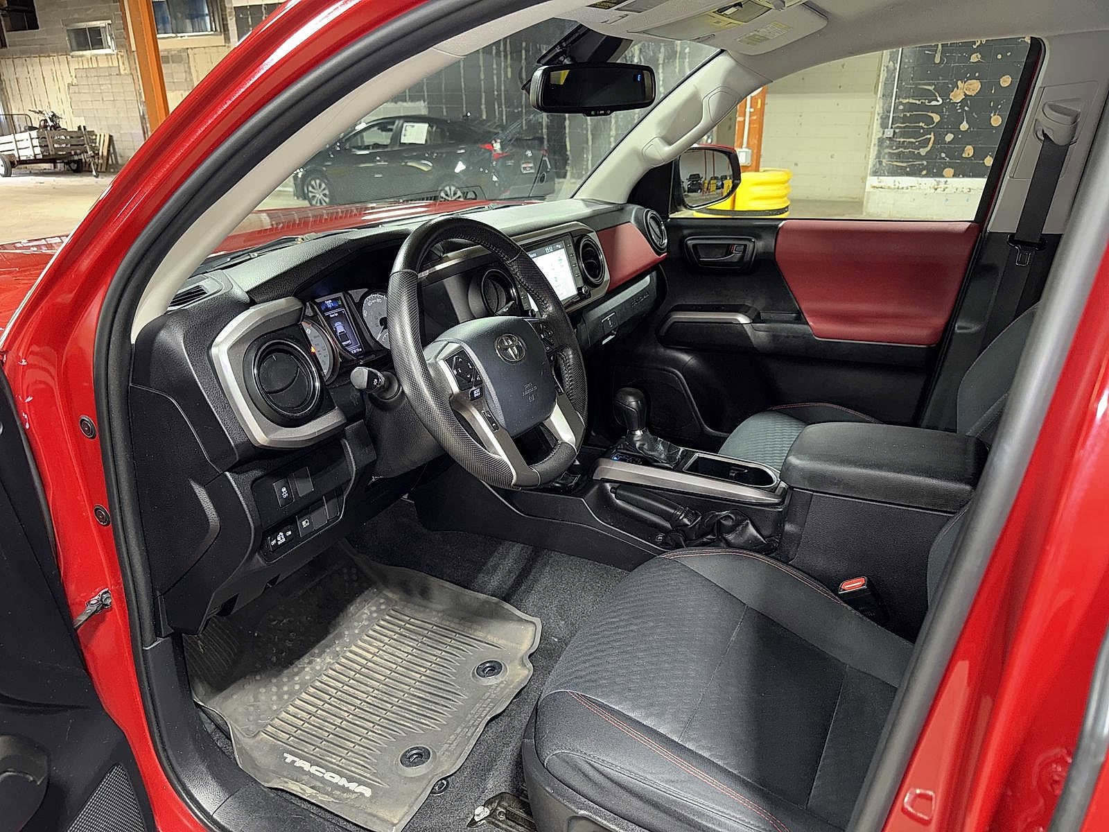 Thumbnail: 2020 Toyota Tacoma - 30