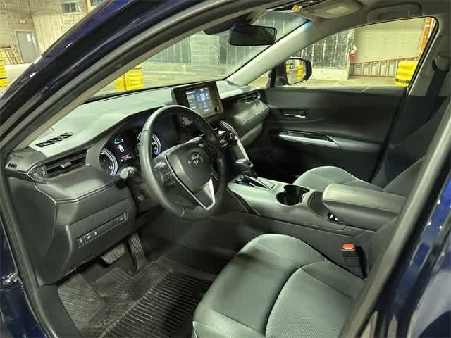 2021 Toyota Venza LE 28