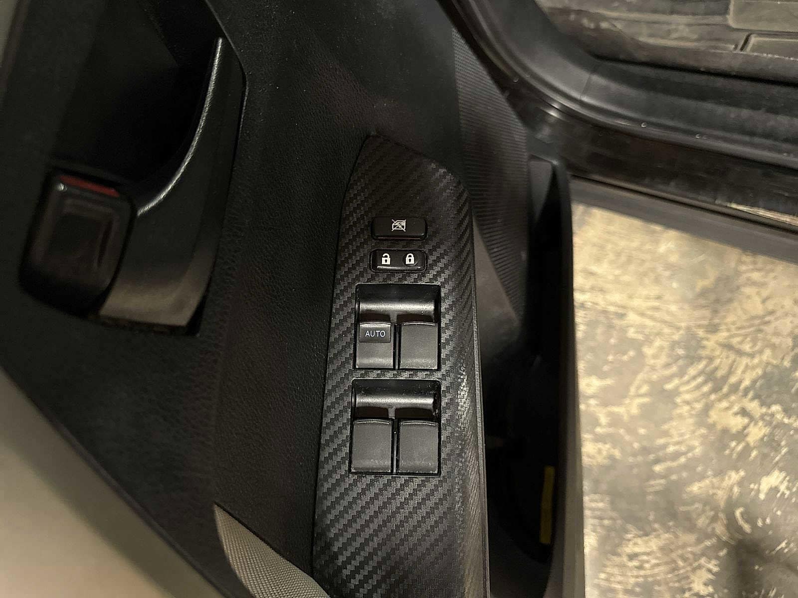 Thumbnail: 2013 Toyota RAV4 - 22