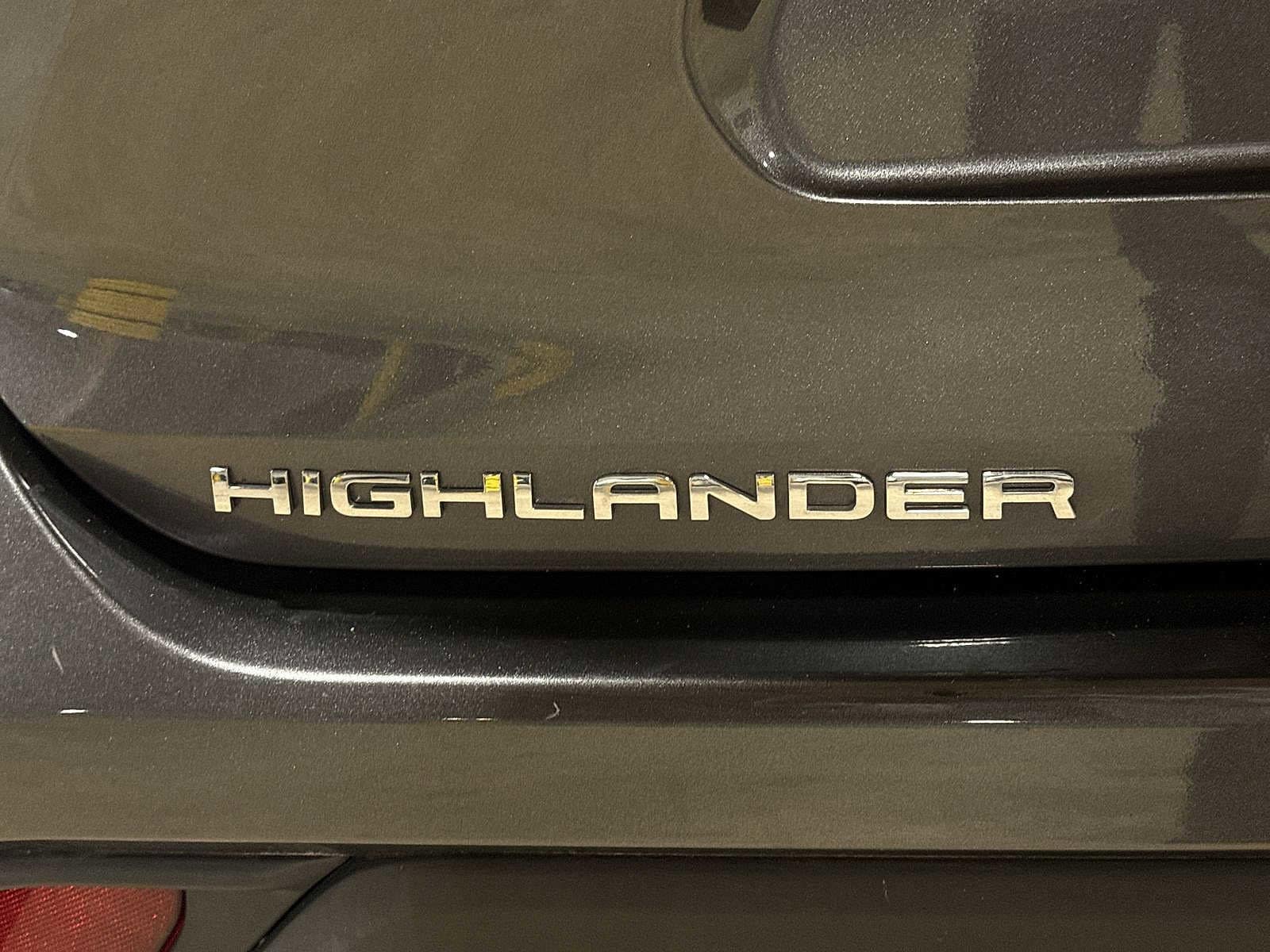 Thumbnail: 2022 Toyota Highlander - 27