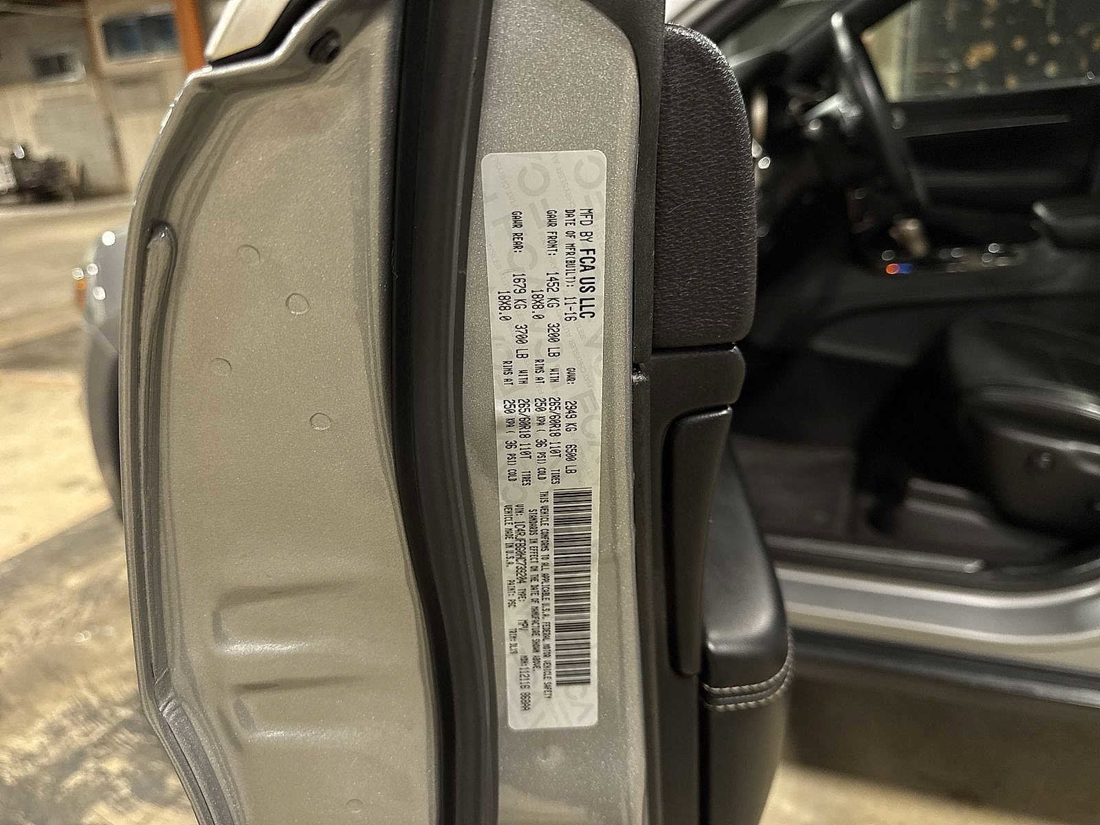 Thumbnail: 2017 Jeep Grand Cherokee - 14