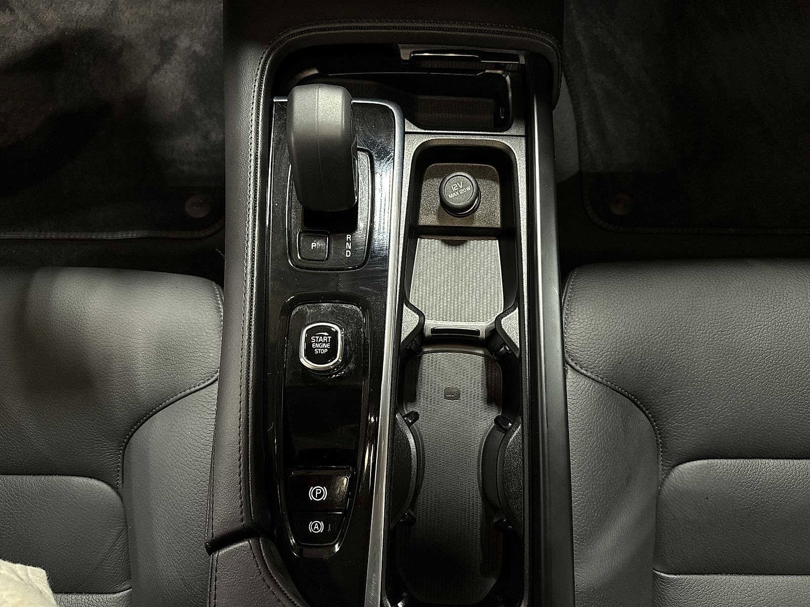 Thumbnail: 2025 Volvo S90 - 33