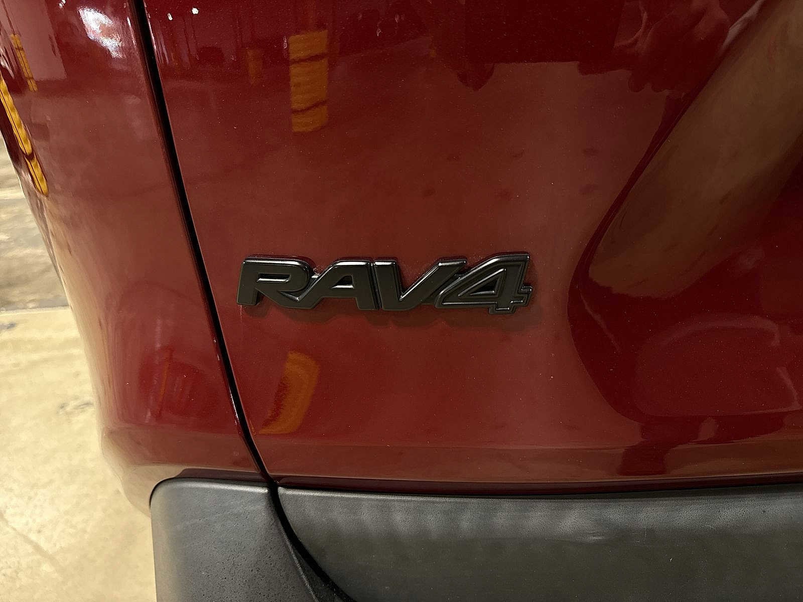 Thumbnail: 2020 Toyota RAV4 - 24