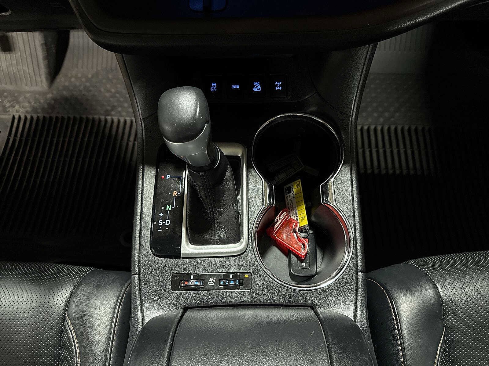 Thumbnail: 2016 Toyota Highlander - 38