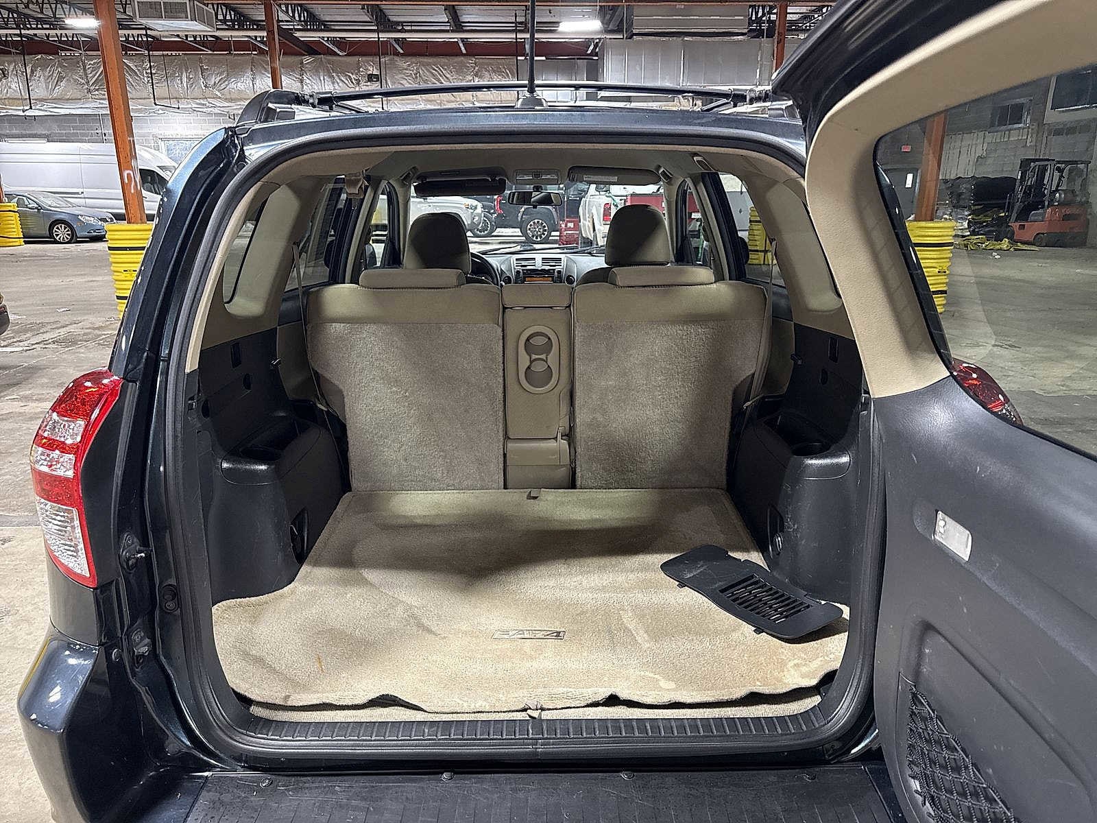 Thumbnail: 2011 Toyota RAV4 - 11