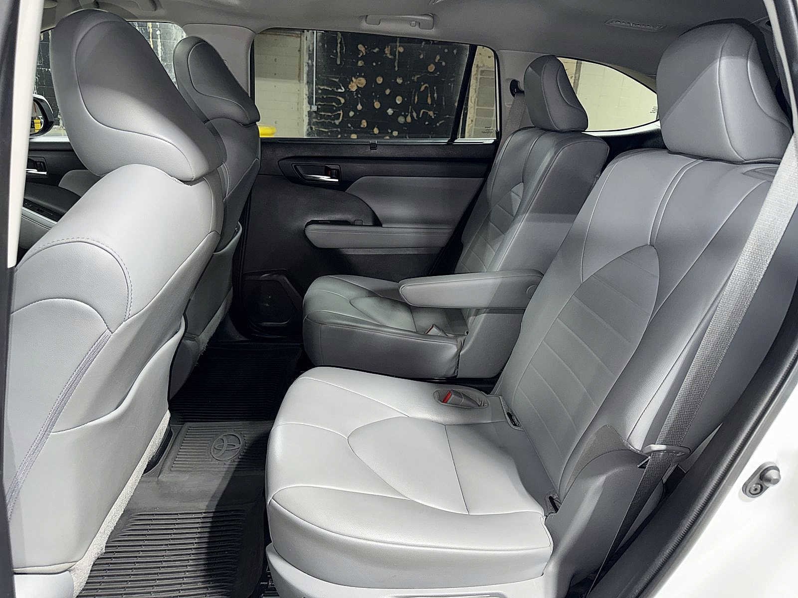 Thumbnail: 2021 Toyota Highlander - 17