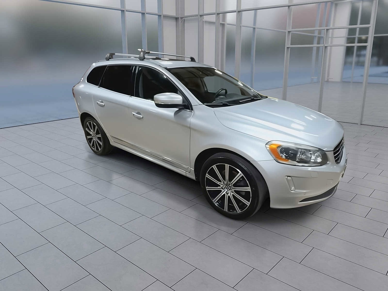 Thumbnail: 2017 Volvo XC60 - 2