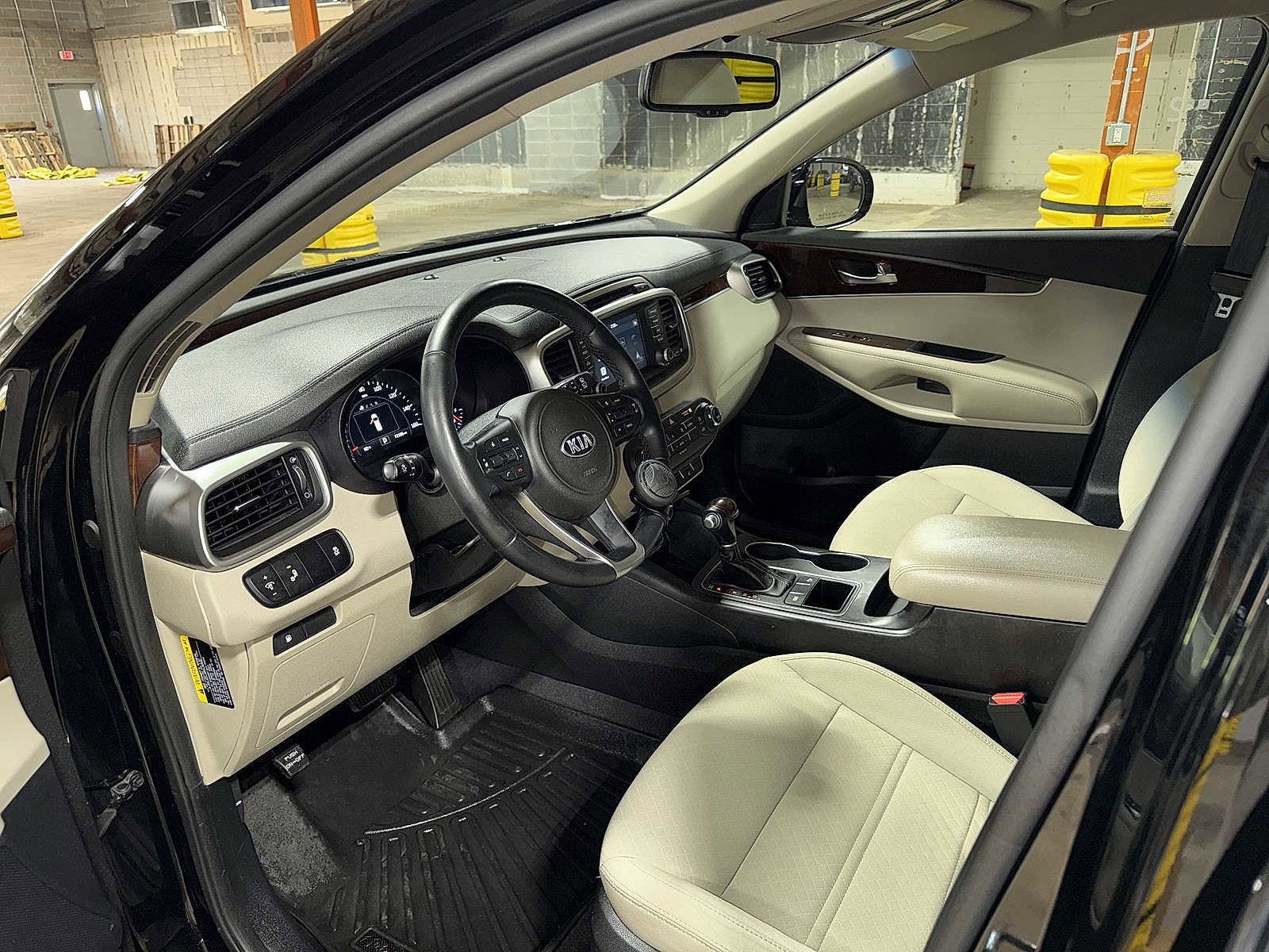 Thumbnail: 2018 Kia Sorento - 29