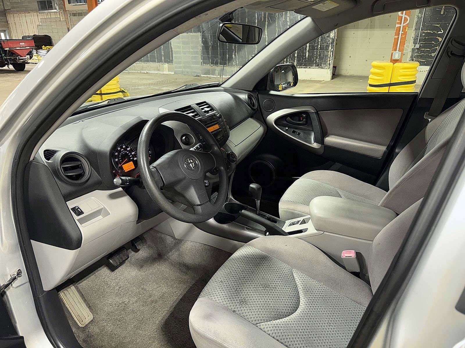 Thumbnail: 2007 Toyota RAV4 - 24