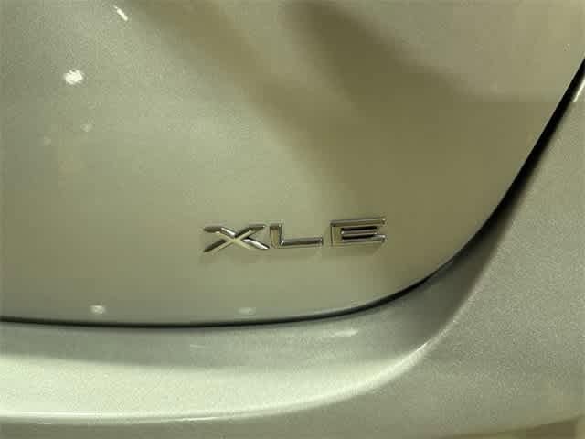 Thumbnail: 2013 Toyota Avalon - 27