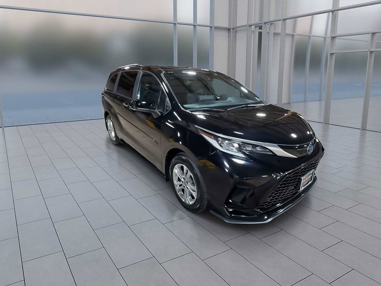 2023 Toyota Sienna XSE photo 2