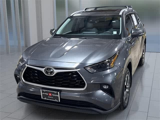 Thumbnail: 2022 Toyota Highlander - 1
