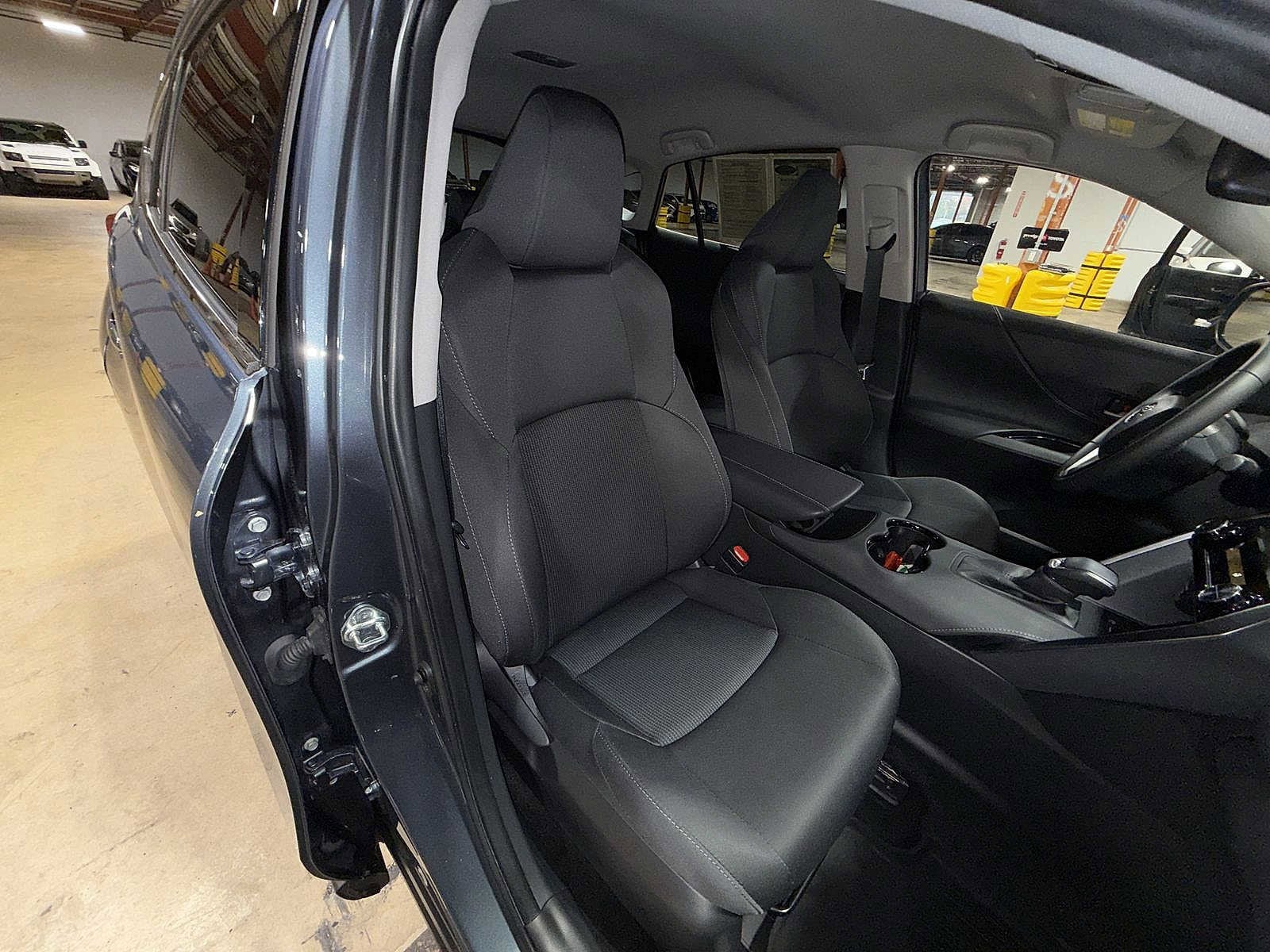 Thumbnail: 2023 Toyota Venza - 16