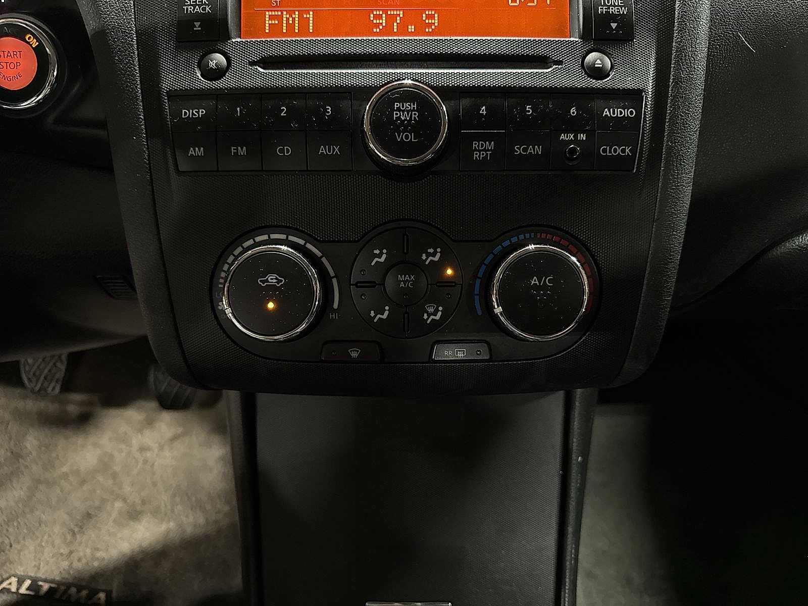 Thumbnail: 2011 Nissan Altima - 21