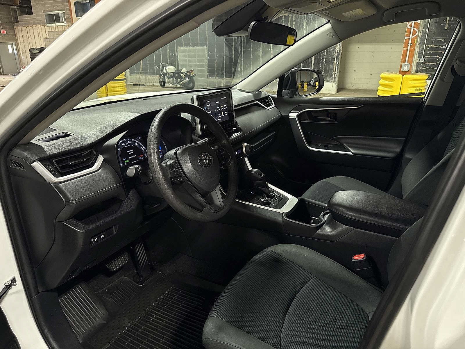 Thumbnail: 2023 Toyota RAV4 - 28