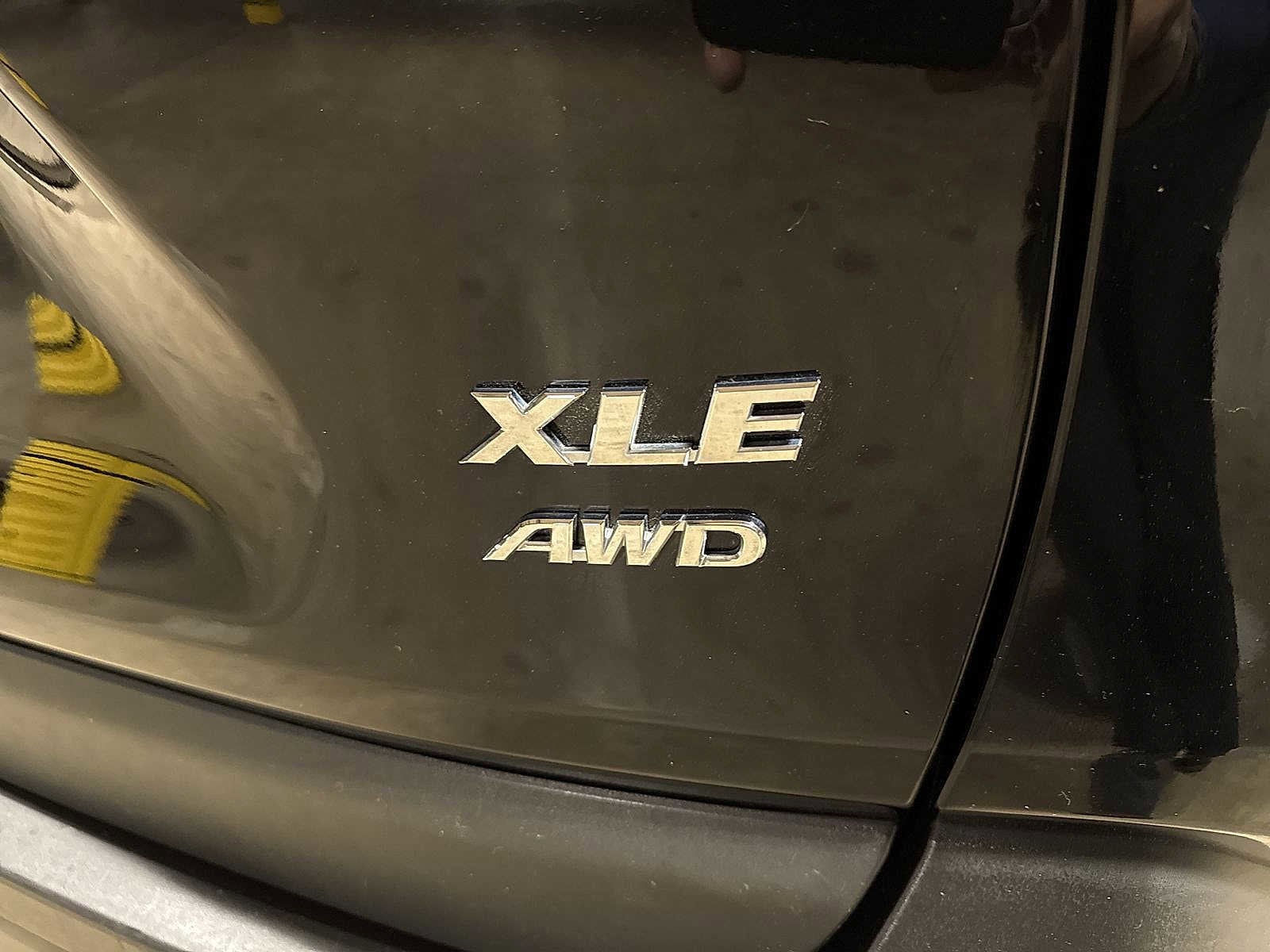 Thumbnail: 2019 Toyota RAV4 - 27