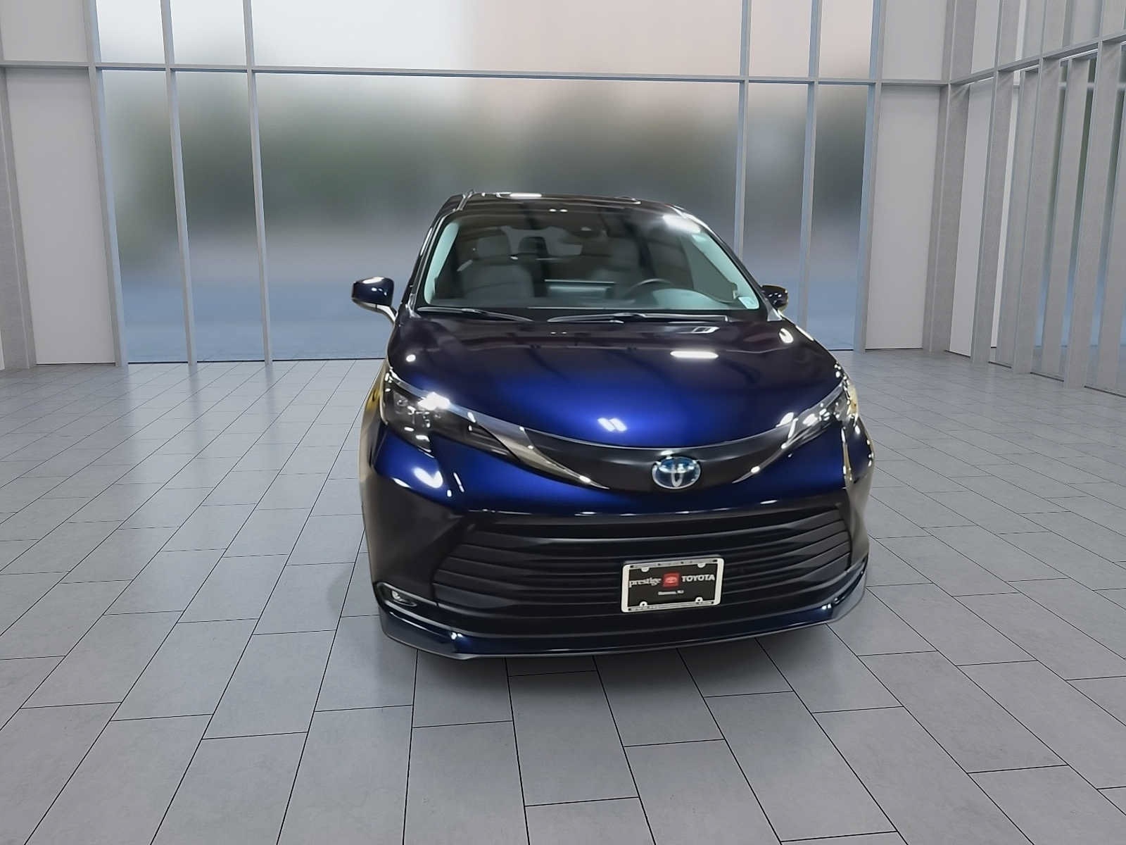 Thumbnail: 2025 Toyota Sienna - 2