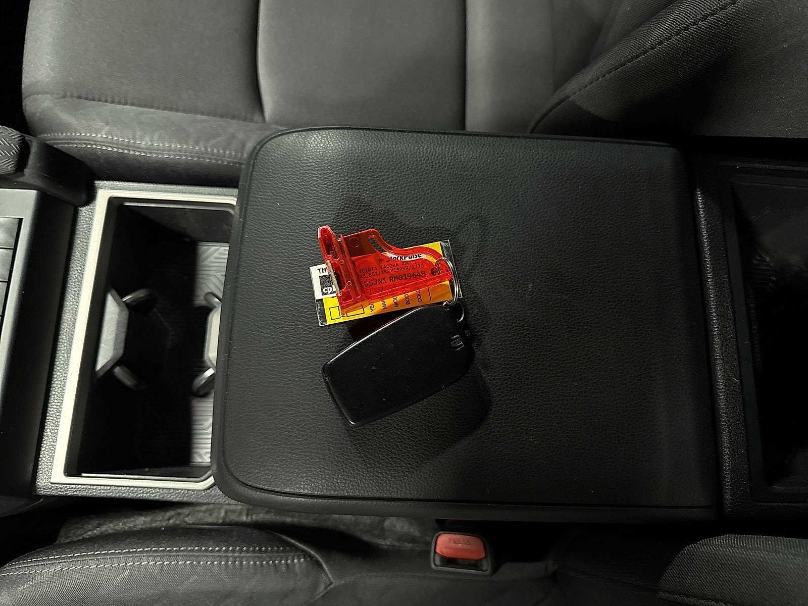 Thumbnail: 2024 Toyota Tacoma - 32