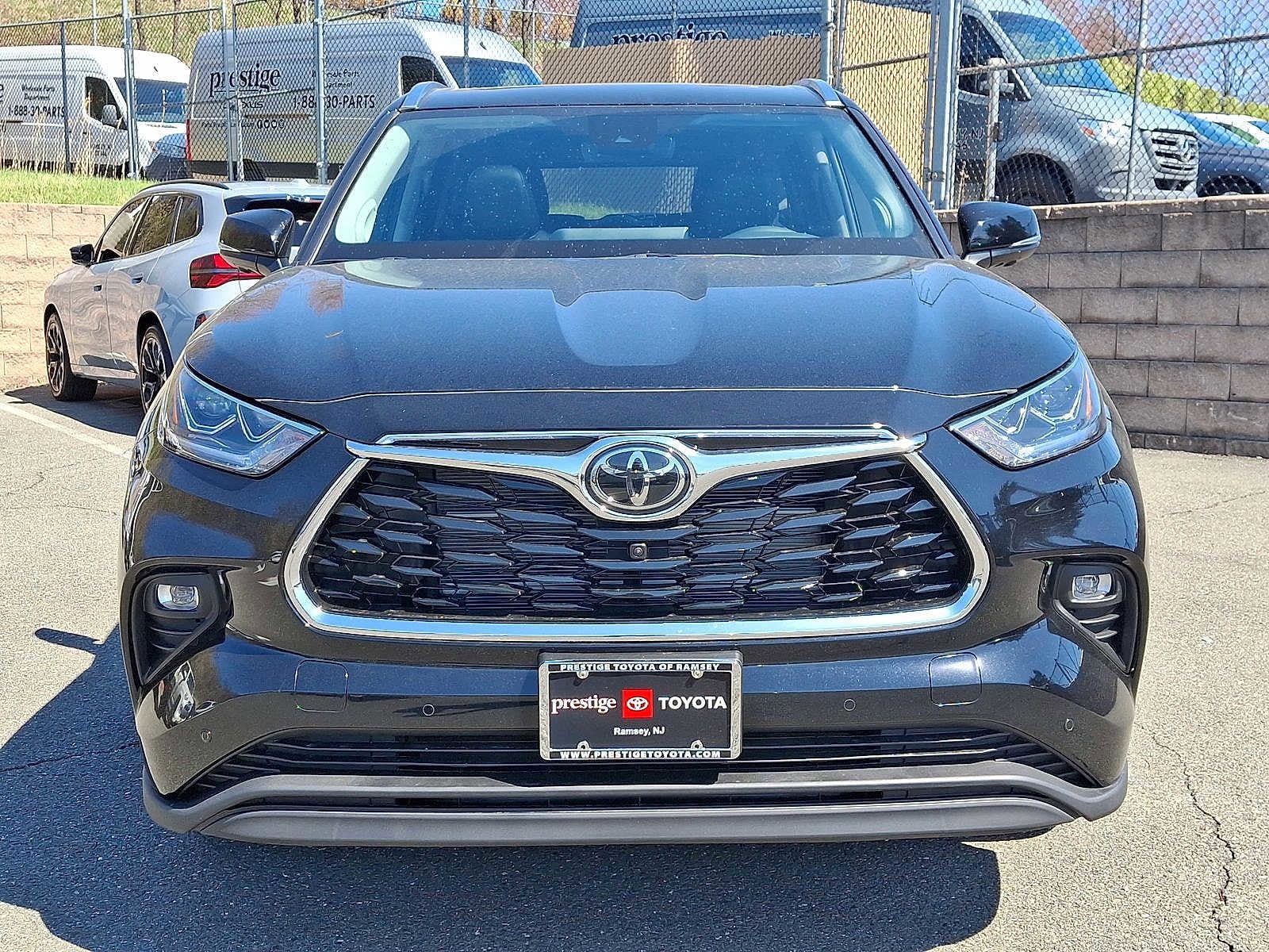 Thumbnail: 2026 Toyota Highlander - 29