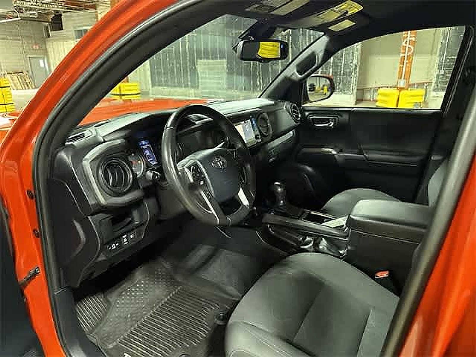 Thumbnail: 2018 Toyota Tacoma - 44